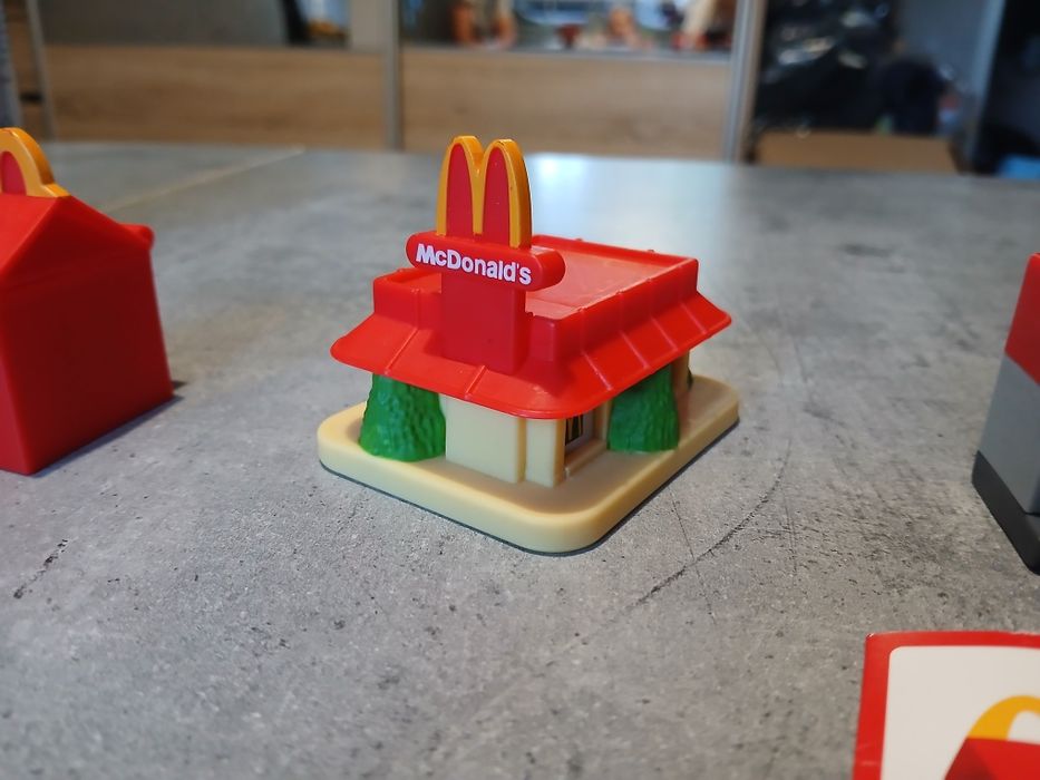 Figurki McDonalds  4 sztuki Little McDonalds  Happy Meal