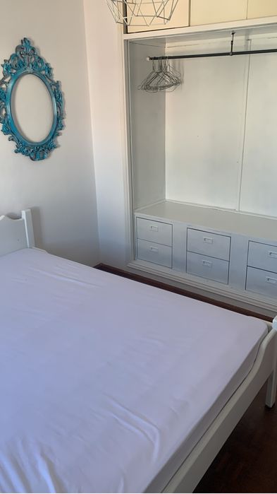 Alugo quarto - casa partilhada