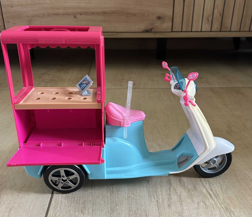 Samochód i skuter dla Barbie w stanie dobrym