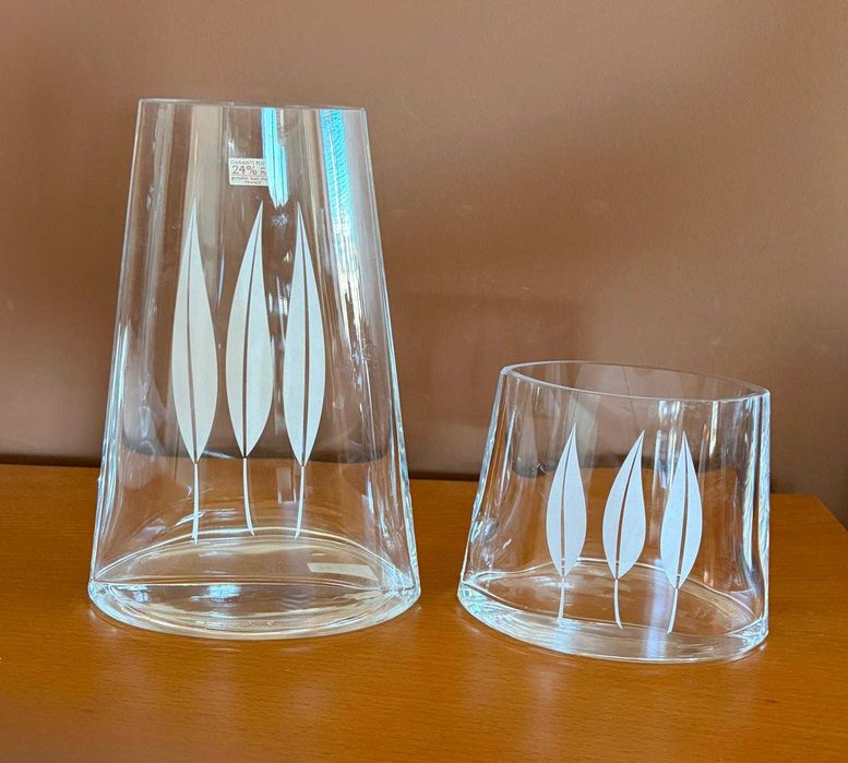 Conjunto de 2 jarras decorativas da marca Cristal d'Arques