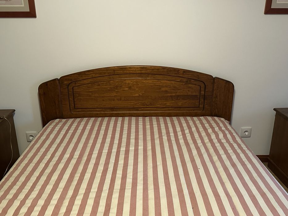 Cama de casal madeira maçica