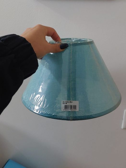 Abajour azul novo e usados.
