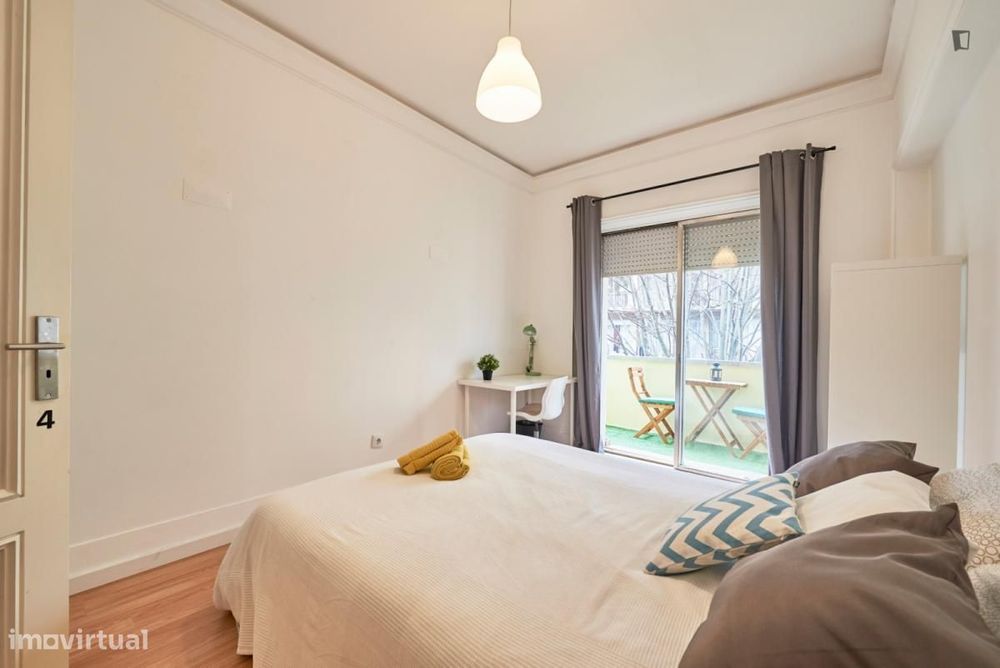 Quarto - localizado em Marquês de Pombal Lisbon