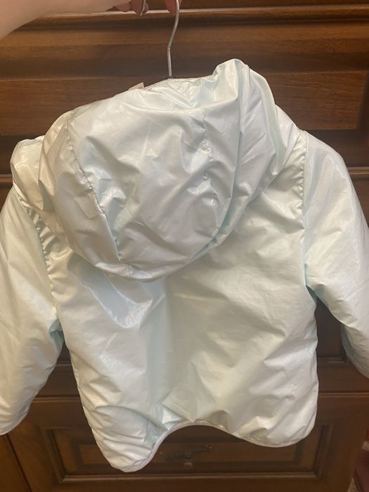 Демисезонна  яскрава курточка для дівчинки