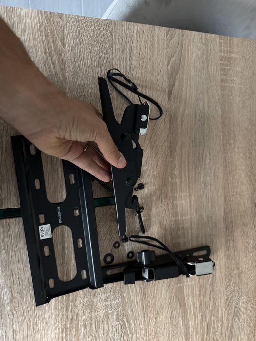 Suporte universal TV parede RR15 – Completo e pronto a instalar – 15€