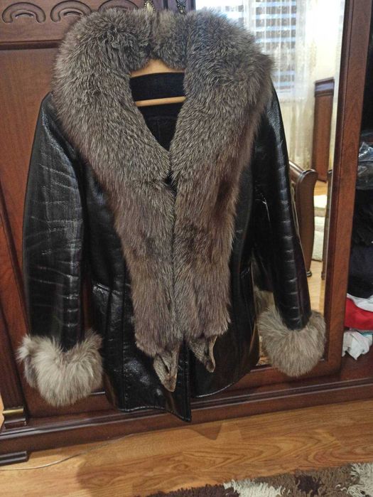 верхній одяг,курточки ,шуби з натуральним хутром