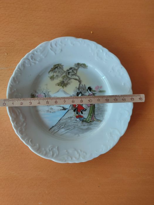 Pratos decorativos em cerâmica "SPAL".