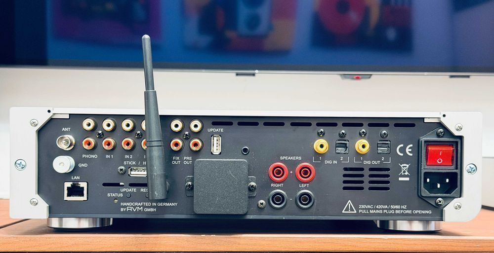 AVM CS 2.2 — CD+стример+ЦАП+усилитель+фоно+FM в одной коробке ℹ️ 165 Вт класс D Hypex, двойной ЦАП до 192/24, пульт RC9 | Мальш, Германия, идеал