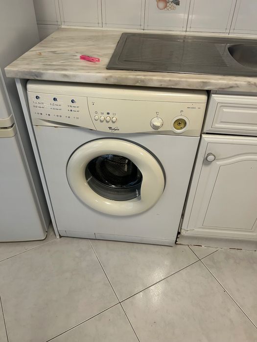 Máquina de lavar loiça whirlpool