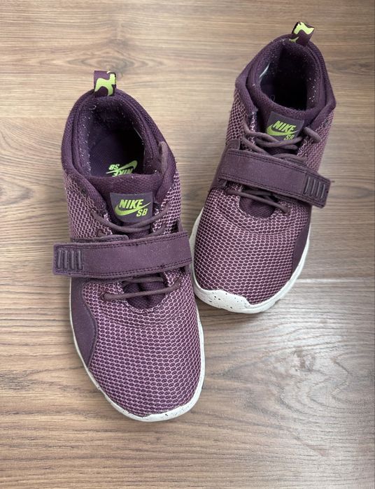 Кросівки Nike berry,40