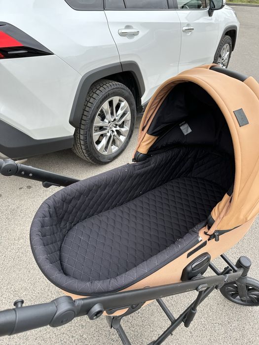 Продаю каляску Анекс 2 в 1