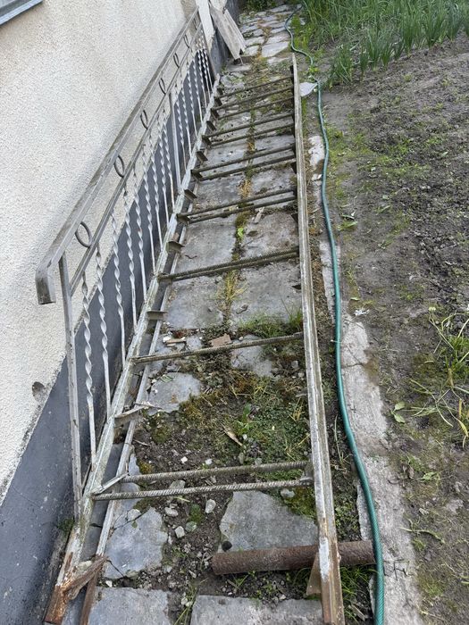Сходи  металеві з перилом