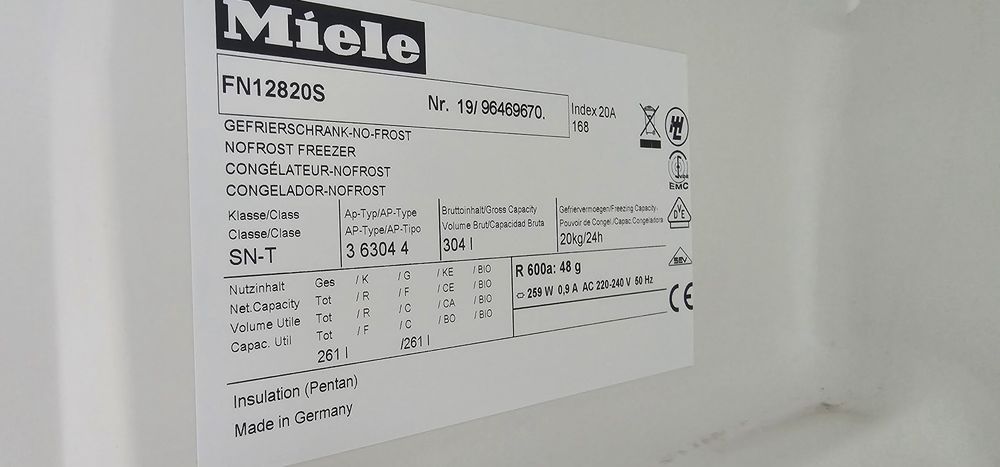 Морозильна камера Miele