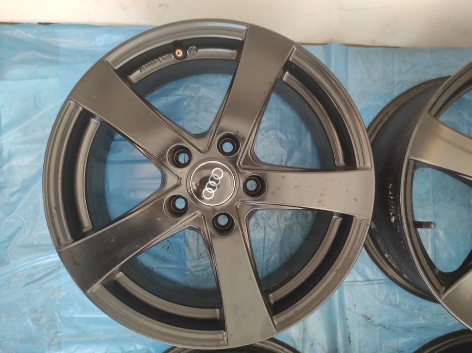 471 Felgi aluminiowe AUDI R 16 5x112 Bardzo Ładne CZARNE