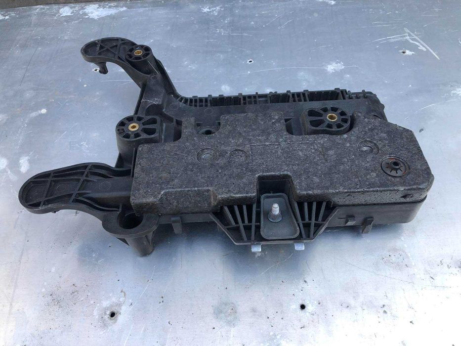 1 КО 915 333 підставка під акамулятор VW AG PASSAT SEAT SKODA