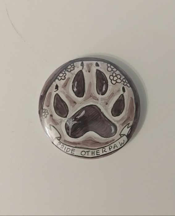 Przypinka otherpaw handmade
