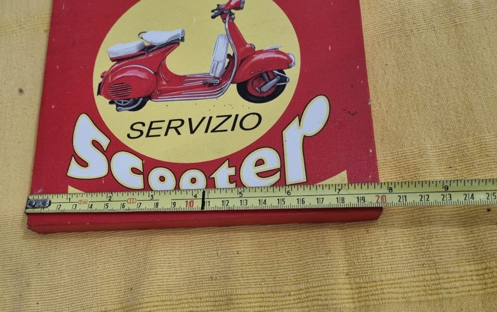 Wall Screen in Good Condition64739422201858121