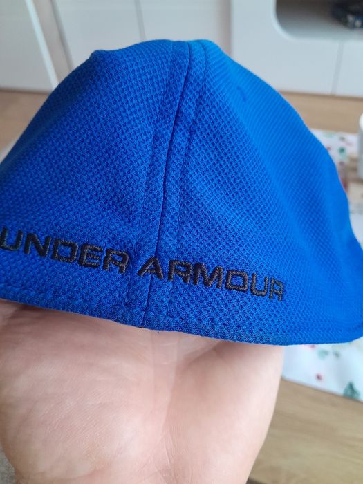 Sprzedam czapkę z daszkiem Under Armour