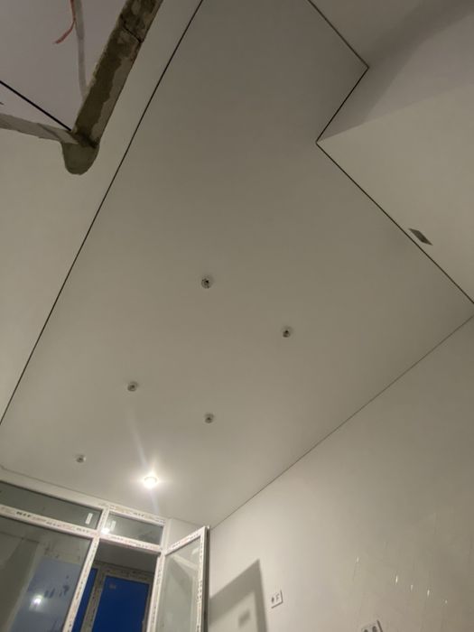 Натяжні стелі Комарно | Монтаж