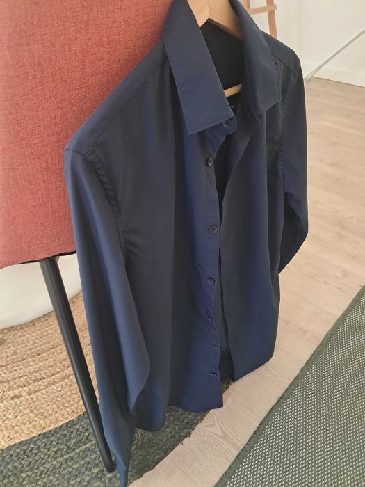 Camisa azul escura Slim Fit para homem