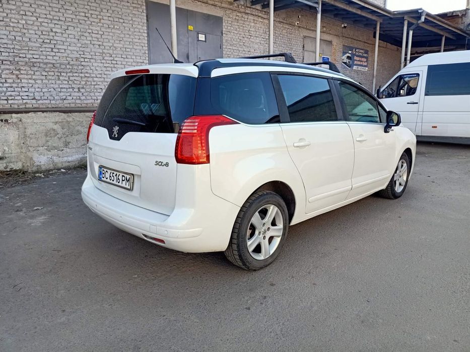 Пежо 5008 2012 рік, 1.6 дизель