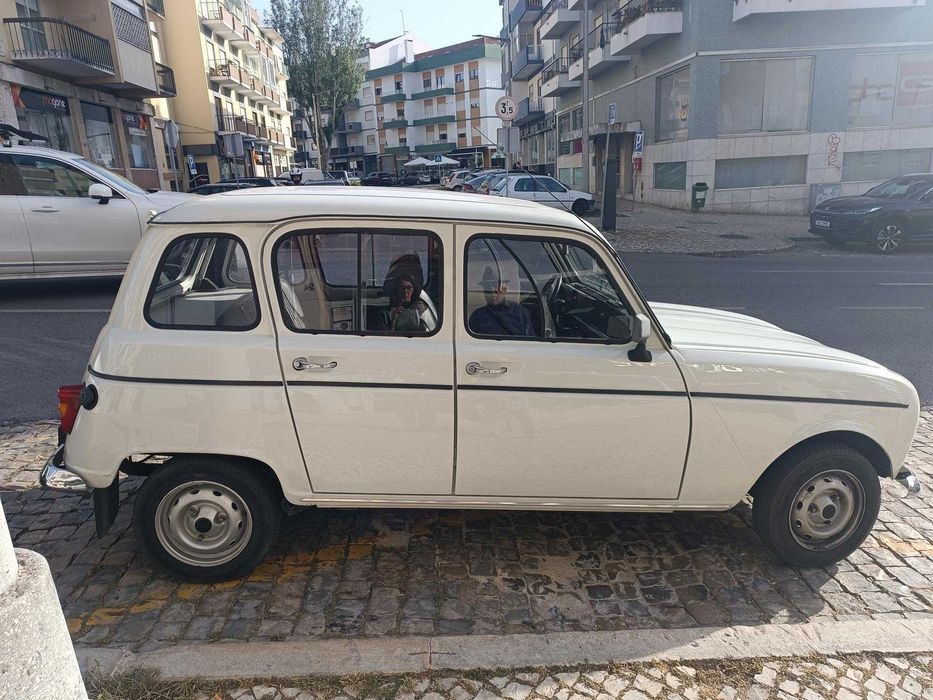 Renault 4L GTL restaurada com qualidade, impecável