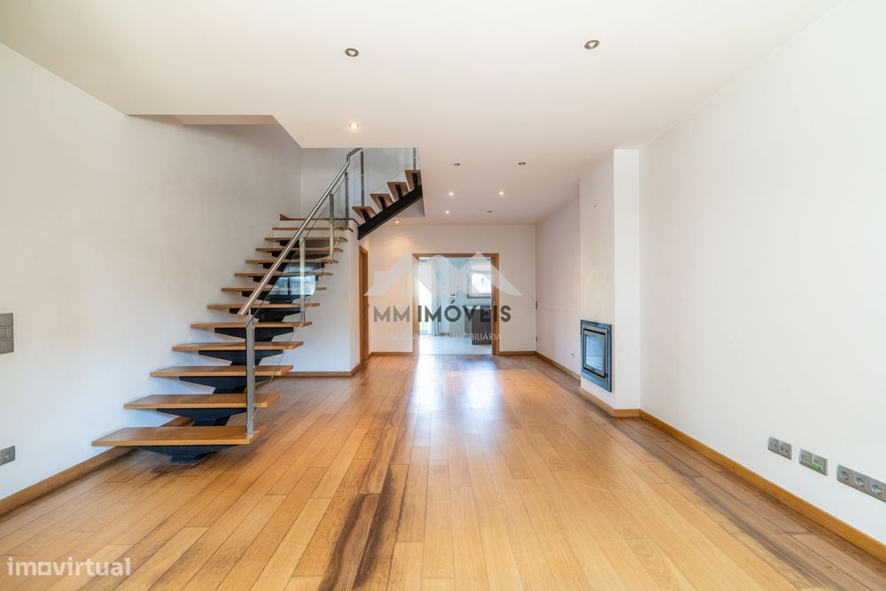 Moradia T4 | Jardim | Garagem | Amial | Porto