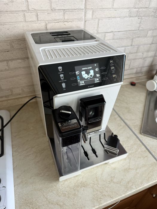 Кавомашина Delonghi PrimaDonna Class ECAM 550.65.W