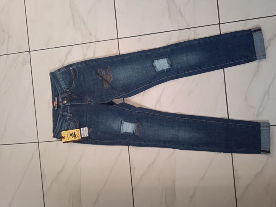Продам нові джинси ,ціна 200грн