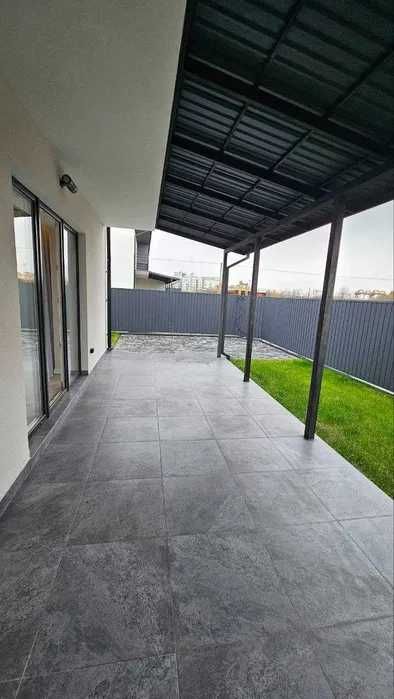 Газифікований дуплекс на тихій затишній вулиці