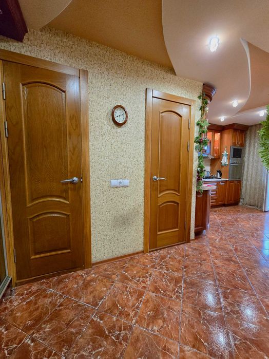 Продаж двокімнатної квартири збільшеного планування (Піщаний масив)