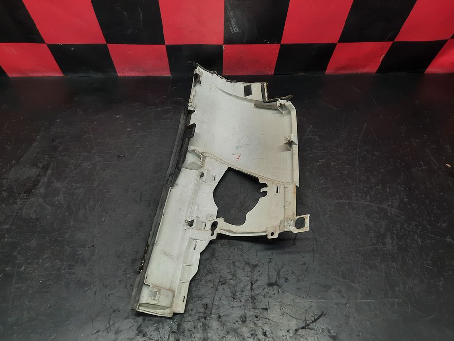 Canto da Cabine Esquerdo ISUZU ELF Chassis (NKR8_, NKQ8_)