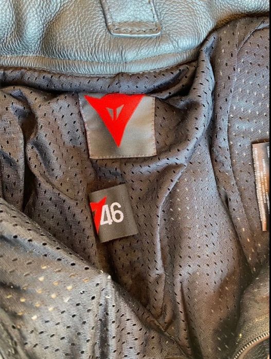 Calças Dainese em couro