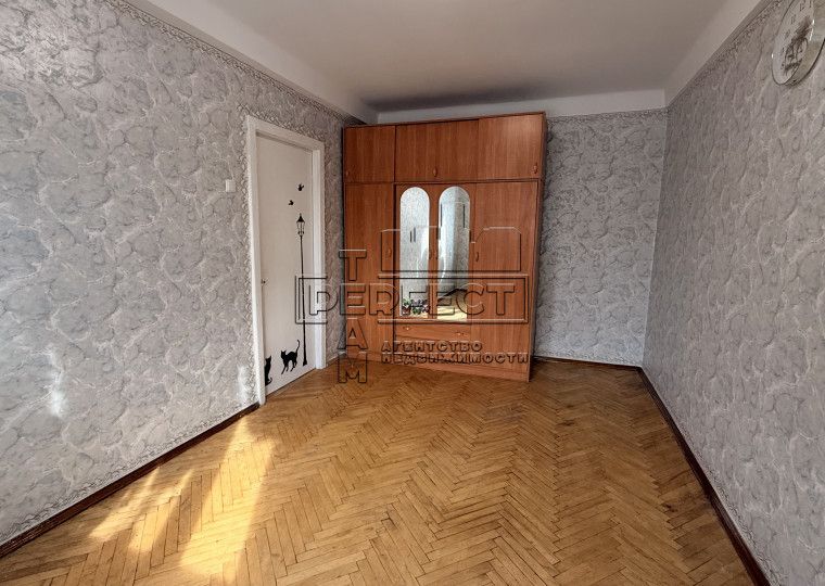 Продаж 2к квартири Кирилловская 115/2 / Кирилівська 115/2