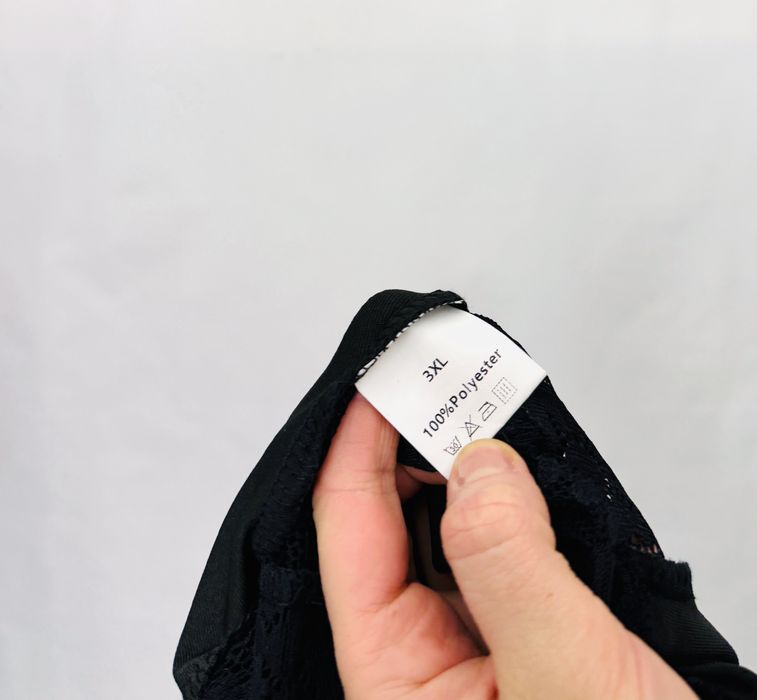 Czarna narzutka z koronką 3XL 46