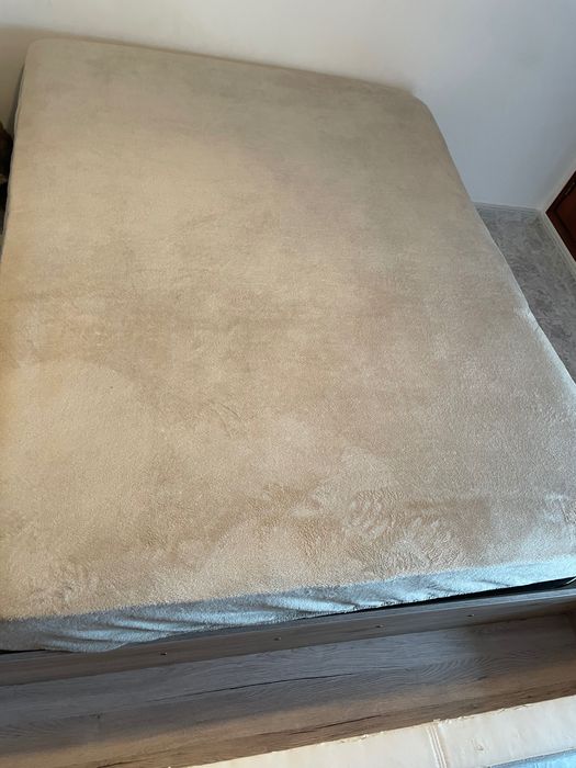 Cama casal com colchão