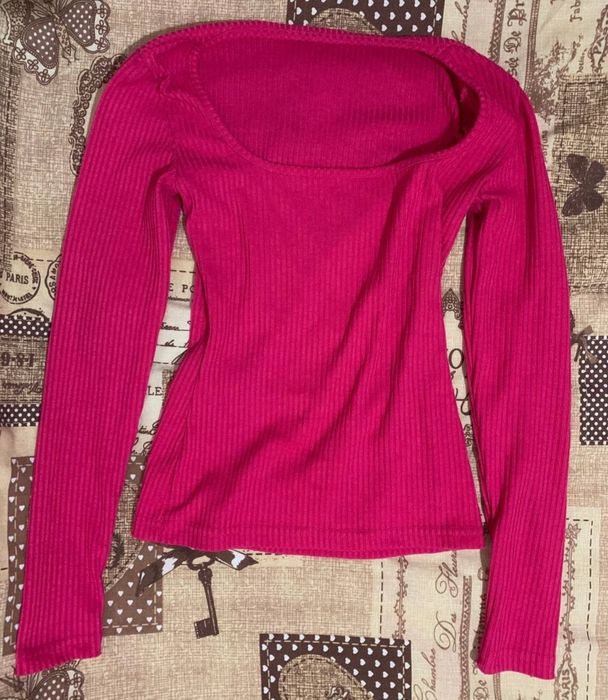 Рожевий приталений лонгслів