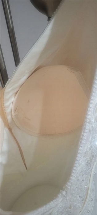 Suknia ślubna koloru Ivory