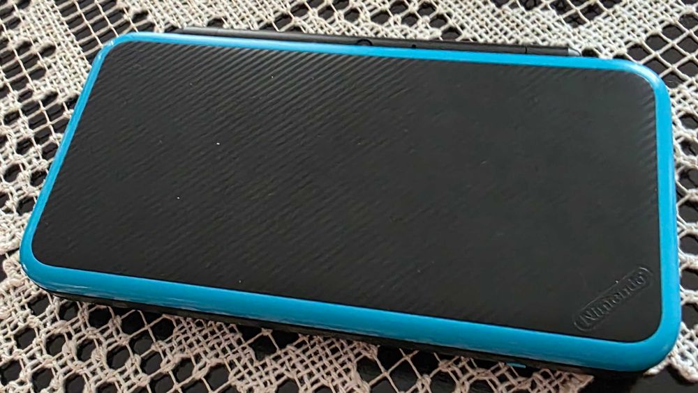 Nintendo 2DS XL Preta e Azul desbloqueada TROCA
