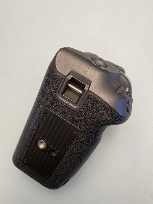 Punho para Canon R BG-E22