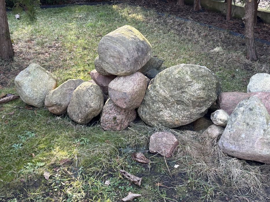 Oddam kamienie z ogrodu