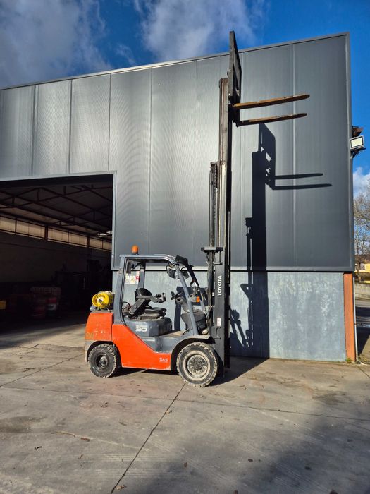Empilhador toyota