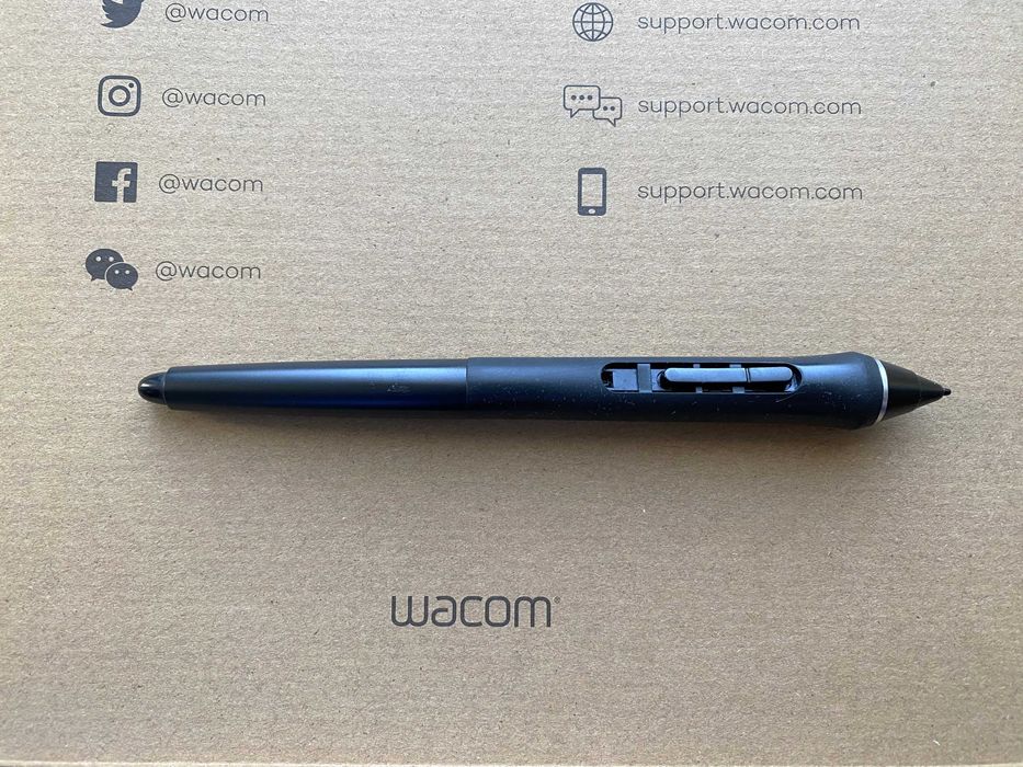Tablet graficzny Wacom Cintiq 16 + podstawka