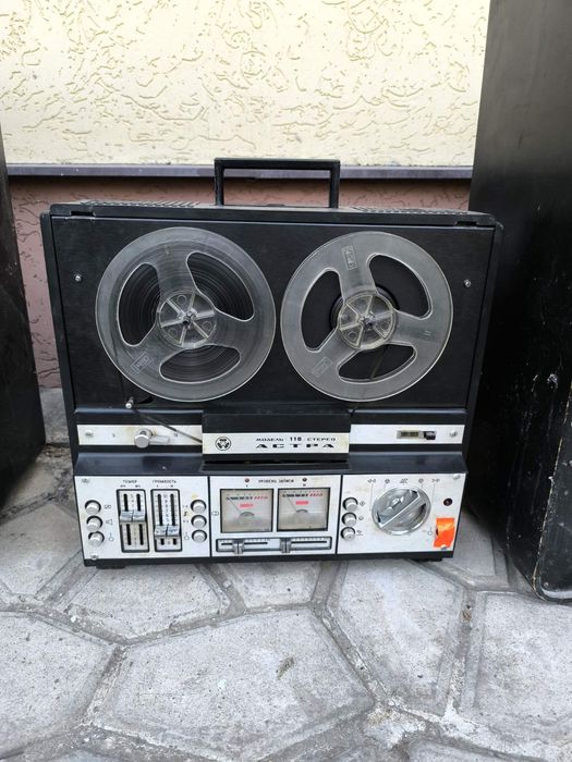 Продаю  магнитофон Астра