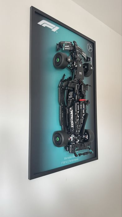 Quadro acrilico e aluminio para lego F1 Mercedes AMG 80 x 50