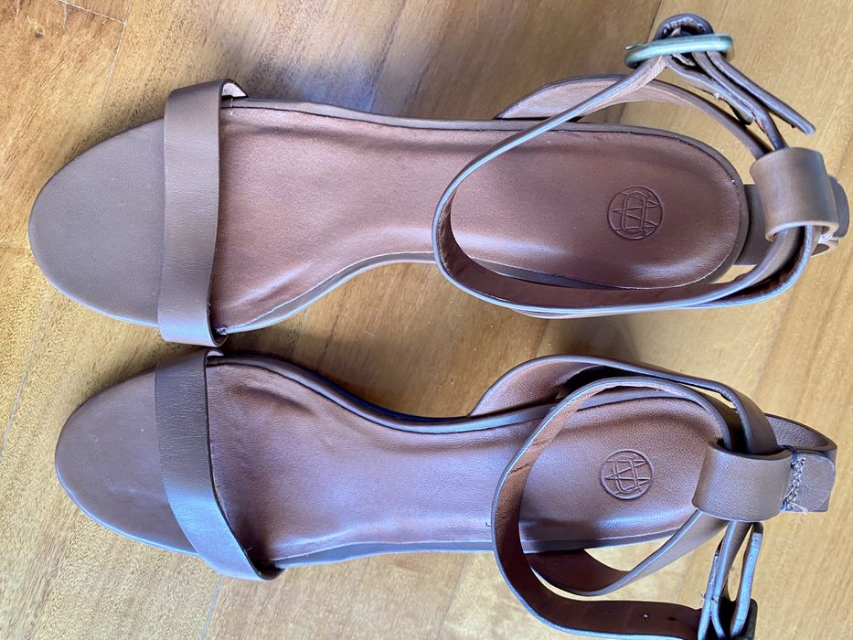 Sandalias pele castanhas 41 novas