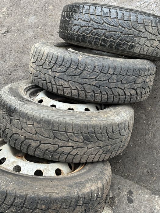 Резина з дисками 205/70/R15 нива шевроле