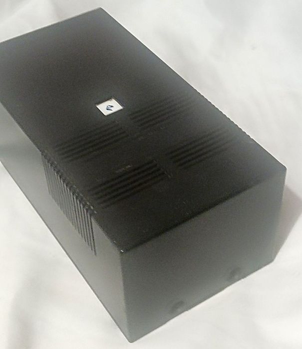 Корпус та трансформатор