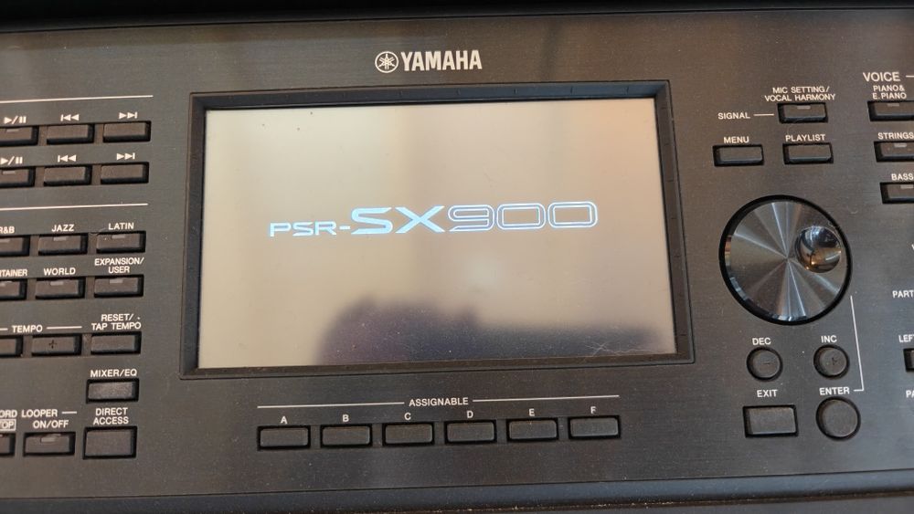 Yamaha PSR SX 900