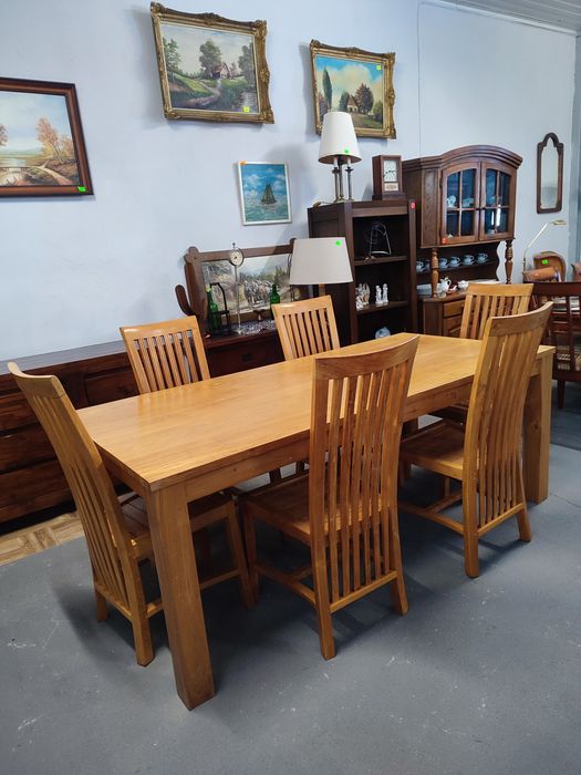 Stół drewniany, drzewo teakowe i 6 krzeseł